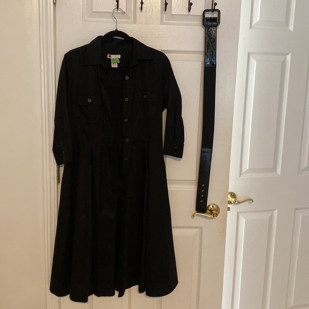 CARMEN black dress size 8. Just gotten out of the cleaners - Picture 3 of 6